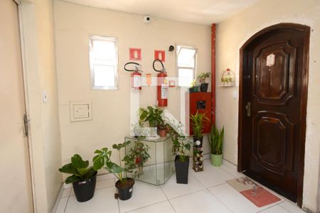 Entrada  de apartamento à venda com 2 quartos, 44m² em Jardim Cristal, São Paulo