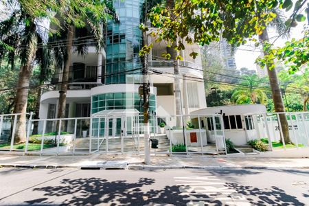 Apartamento à venda com 210m², 2 quartos e 3 vagasFachada e portaria