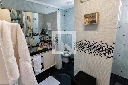 Apartamento à venda com 210m², 2 quartos e 3 vagasBanheiro da Suíte 2