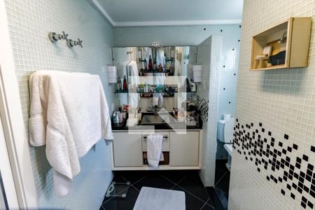 Apartamento à venda com 210m², 2 quartos e 3 vagasBanheiro da Suíte 2