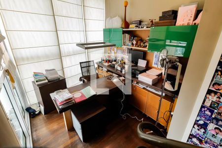 Apartamento à venda com 210m², 2 quartos e 3 vagasEscritório