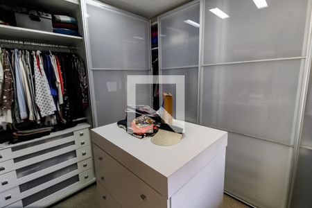 Apartamento à venda com 210m², 2 quartos e 3 vagasCloset da suíte 2