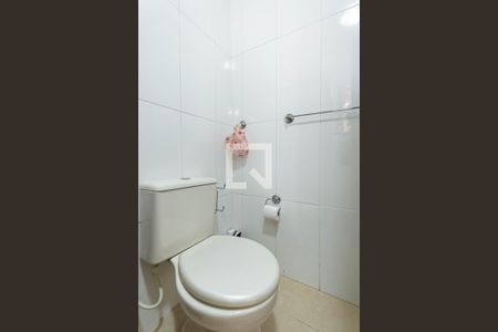 Casa à venda com 145m², 5 quartos e sem vagaBanheiro (casa 1)