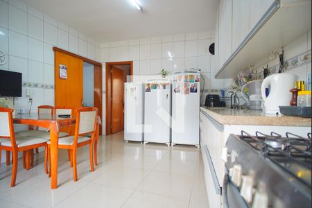 Casa à venda com 379m², 4 quartos e 1 vagaCozinha