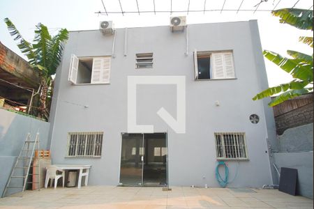 Casa à venda com 379m², 4 quartos e 1 vagaFundos da Casa