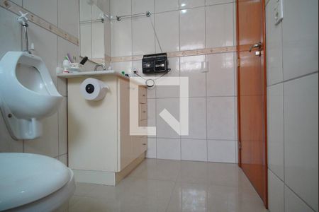 Casa à venda com 379m², 4 quartos e 1 vagaBanheiro da Suíte 2