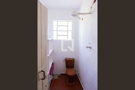 Casa à venda com 90m², 2 quartos e 4 vagas Casa à venda com 90m², 2 quartos e 4 vagasBanheiro 2