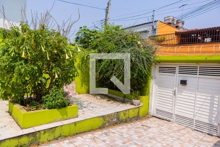 Casa à venda com 90m², 2 quartos e 4 vagas Casa à venda com 90m², 2 quartos e 4 vagasGaragem