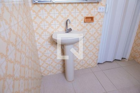 Casa à venda com 90m², 2 quartos e 4 vagas Casa à venda com 90m², 2 quartos e 4 vagas Banheiro 1
