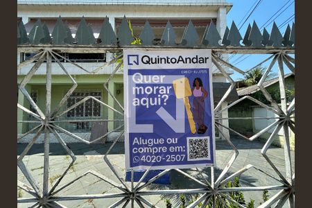 Placa de casa para alugar com 3 quartos, 100m² em Bento Ribeiro, Rio de Janeiro