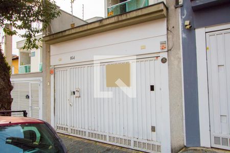 Casa à venda com 238m², 3 quartos e 5 vagas Casa à venda com 238m², 3 quartos e 5 vagasFachada