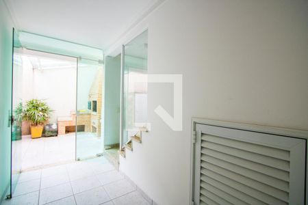 Casa à venda com 238m², 3 quartos e 5 vagas Casa à venda com 238m², 3 quartos e 5 vagasCorredor - Inferior