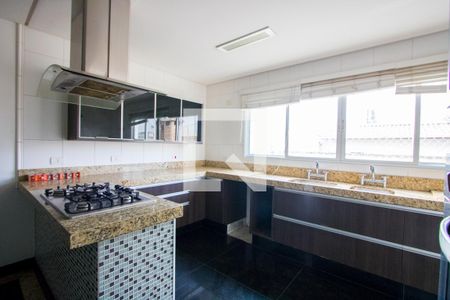 Casa à venda com 238m², 3 quartos e 5 vagas Casa à venda com 238m², 3 quartos e 5 vagasCopa/Cozinha