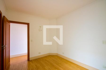Casa à venda com 238m², 3 quartos e 5 vagas Casa à venda com 238m², 3 quartos e 5 vagasQuarto 2 - Suíte
