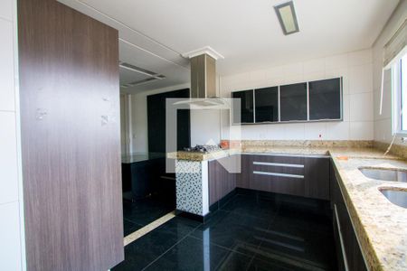 Casa à venda com 238m², 3 quartos e 5 vagas Casa à venda com 238m², 3 quartos e 5 vagasCopa/Cozinha