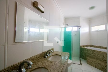 Casa à venda com 238m², 3 quartos e 5 vagas Casa à venda com 238m², 3 quartos e 5 vagasBanheiro do quarto 1