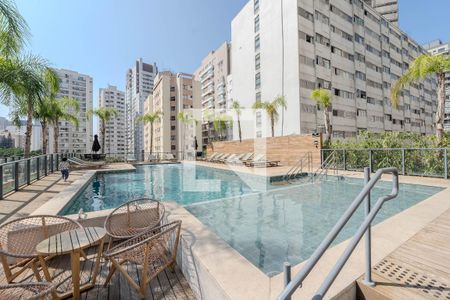 Apartamento à venda com 42m², 1 quarto e 1 vaga Apartamento à venda com 42m², 1 quarto e 1 vagaÁrea comum - Piscina