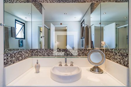 Apartamento à venda com 250m², 4 quartos e 5 vagasBanheiro