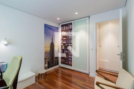Apartamento à venda com 250m², 4 quartos e 5 vagasQuarto 