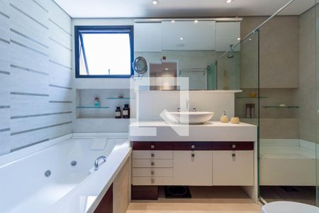 Apartamento à venda com 250m², 4 quartos e 5 vagasVista 