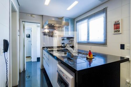 Apartamento à venda com 250m², 4 quartos e 5 vagasCozinha 