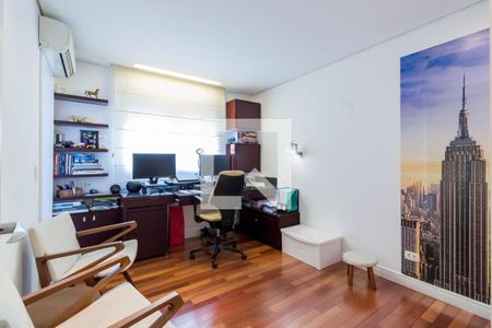 Apartamento à venda com 250m², 4 quartos e 5 vagasQuarto 