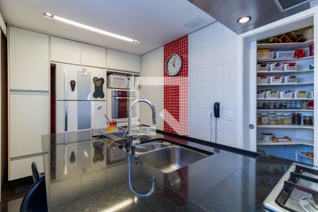 Apartamento à venda com 250m², 4 quartos e 5 vagasCozinha 