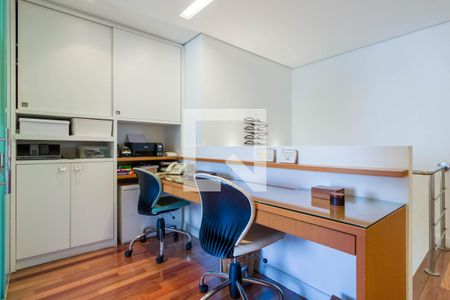 Apartamento à venda com 250m², 4 quartos e 5 vagasQuarto 