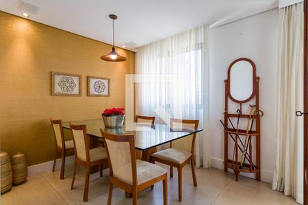 Apartamento à venda com 250m², 4 quartos e 5 vagasSala 