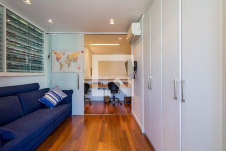 Apartamento à venda com 250m², 4 quartos e 5 vagasQuarto 