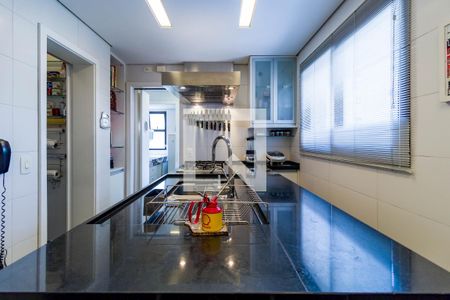 Apartamento à venda com 250m², 4 quartos e 5 vagasCozinha 