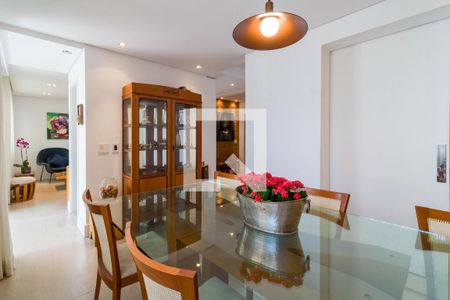 Apartamento à venda com 250m², 4 quartos e 5 vagasSala 