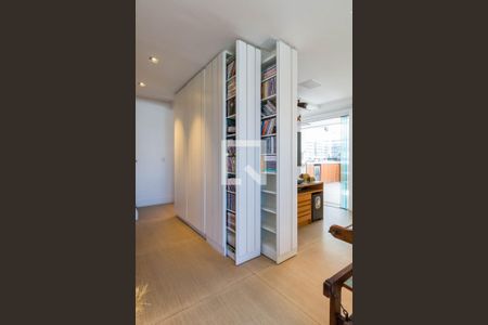 Apartamento à venda com 250m², 4 quartos e 5 vagasSala 