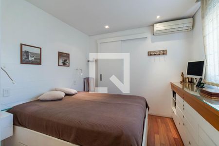 Apartamento à venda com 250m², 4 quartos e 5 vagasQuarto 