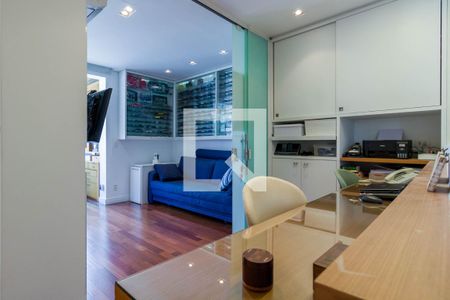 Apartamento à venda com 250m², 4 quartos e 5 vagasQuarto 