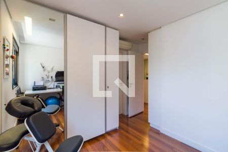 Apartamento à venda com 250m², 4 quartos e 5 vagasQuarto 