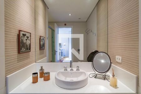 Apartamento à venda com 250m², 4 quartos e 5 vagasBanheiro