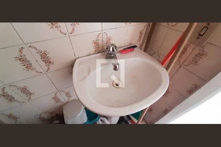 Apartamento à venda com 110m², 3 quartos e 1 vaga Apartamento à venda com 110m², 3 quartos e 1 vagaBanheiro da Área de Serviço