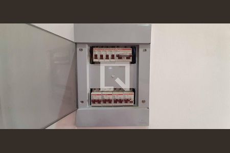 Apartamento à venda com 110m², 3 quartos e 1 vaga Apartamento à venda com 110m², 3 quartos e 1 vagaQuadro de Luz