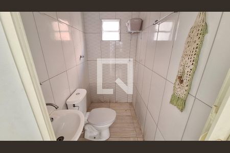Casa para alugar com 25m², 1 quarto e 1 vaga Casa para alugar com 25m², 1 quarto e 1 vagaBanheiro