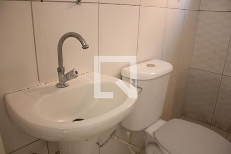 Casa para alugar com 25m², 1 quarto e 1 vaga Casa para alugar com 25m², 1 quarto e 1 vagaBanheiro