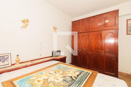 Casa à venda com 250m², 2 quartos e 2 vagasQuarto 2 segundo andar