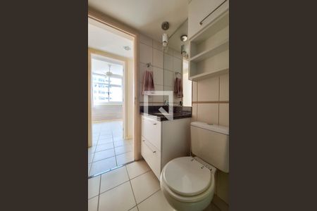 Apartamento à venda com 70m², 2 quartos e 1 vaga Apartamento à venda com 70m², 2 quartos e 1 vagaBanheiro Social