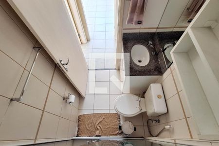 Apartamento à venda com 70m², 2 quartos e 1 vaga Apartamento à venda com 70m², 2 quartos e 1 vagaBanheiro Social