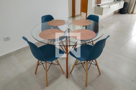 Sala de apartamento para alugar com 2 quartos, 72m² em Guilhermina, Praia Grande