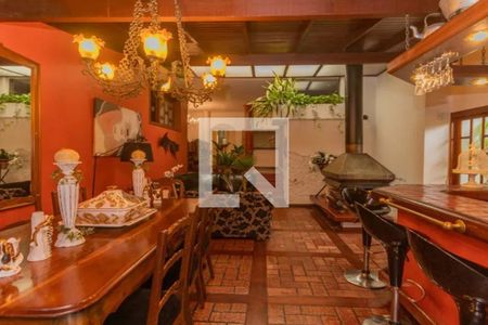 Casa à venda com 319m², 4 quartos e 4 vagas Casa à venda com 319m², 4 quartos e 4 vagasQuarto