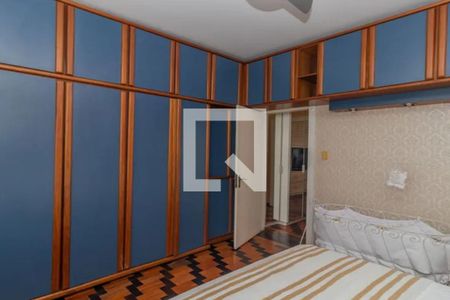 Casa à venda com 319m², 4 quartos e 4 vagas Casa à venda com 319m², 4 quartos e 4 vagasQuarto