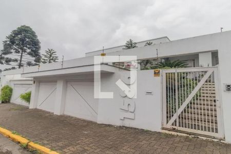 Casa à venda com 319m², 4 quartos e 4 vagas Casa à venda com 319m², 4 quartos e 4 vagasFachada