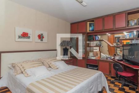 Casa à venda com 319m², 4 quartos e 4 vagas Casa à venda com 319m², 4 quartos e 4 vagasQuarto