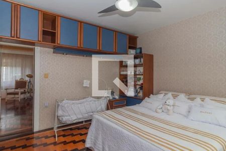 Casa à venda com 319m², 4 quartos e 4 vagas Casa à venda com 319m², 4 quartos e 4 vagasQuarto